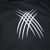 sudadera-negra-garras-pecho-2